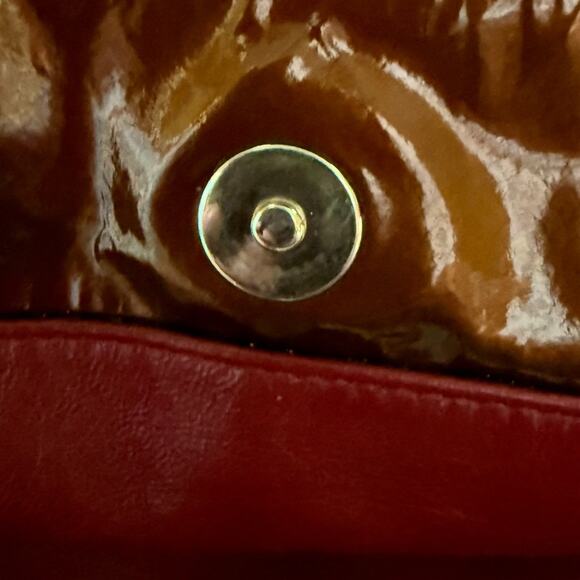 Chanel Bon Bon glossy metallic Bronze Patent Leather tote Vintage 2008 - Picture 9 of 16